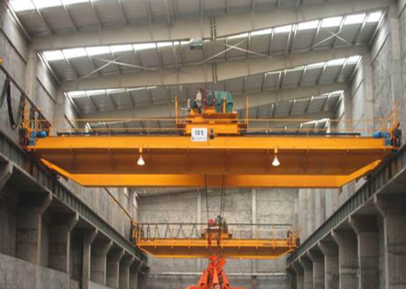 Grab bridge crane features