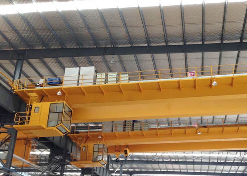 What should be paid attention to during the operation process of the crane