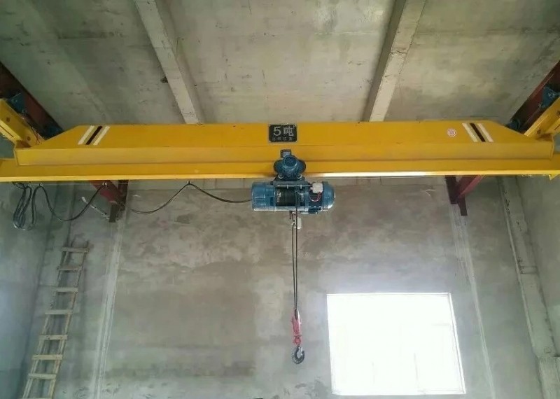 Frequency conversion transformation scheme for electric single beam crane
