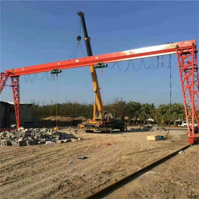 Portable 40 Ton Lifter Diesel Powered Mini Container Gantry Crane