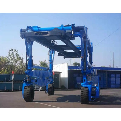 Compact Straddle Carrier Crane for Tight-Space Logistics