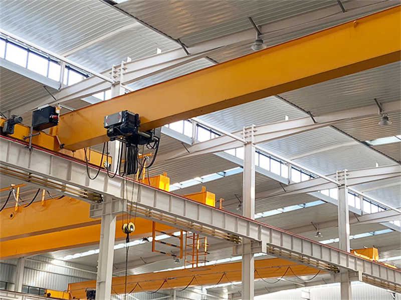 Underhung Overhead Crane with Chain Hoist – Compact Design for Low Ceilings
