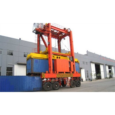 Remote-Controlled Container Straddle Carrier – Easy & Flexible Operation