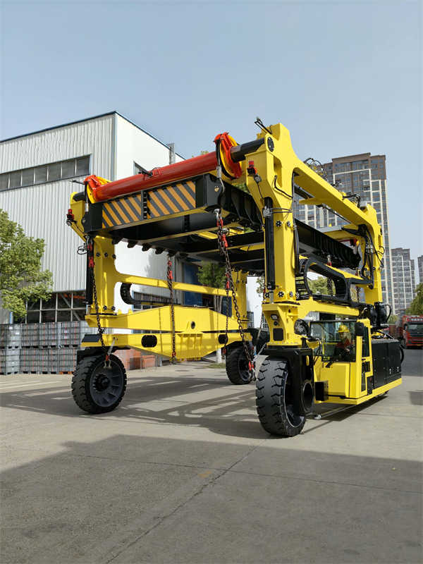 60T Heavy-Duty Electric Straddle Carrier | Eco-Friendly Port & Yard Handling