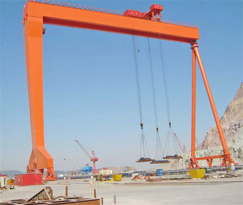 Heavy-Lift Shipbuilding Goliath Crane – Ideal for Hull Block Assembly