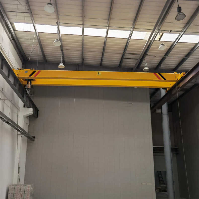 Remote-Controlled Bridge Crane – Wireless Operation for Improved Safety