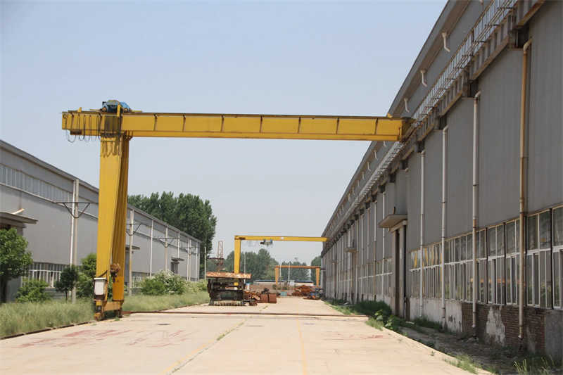 Semi-Gantry Double Girder Crane | 10-30 Ton for Construction Sites