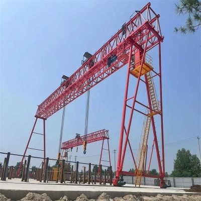100t-200t Heavy Duty Double Girder Gantry Crane for Port & Container Lifting