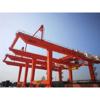 Customizable RMG Container Gantry Crane - Rail Travel System