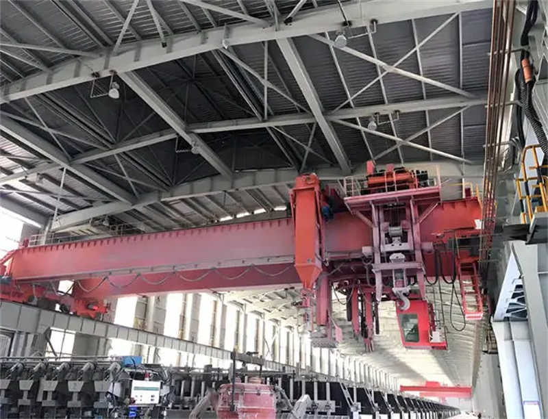 China OEM 3-25 Ton Specialized Aluminum Lifting Crane for Smelting Casting