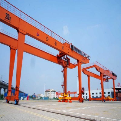 5-200T Rubber Tire Gantry Crane For Outdoor Container Handling Heavy Duty