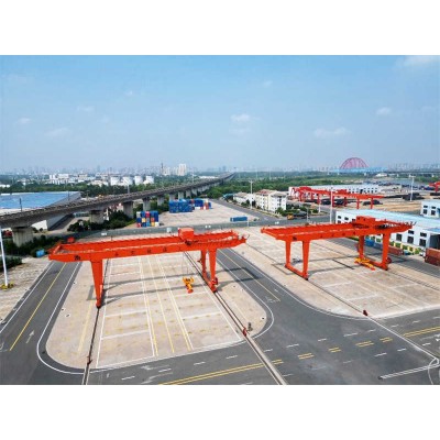 10-50T Mobile Rubber Tire Gantry Crane For Shipping Yard Container Stacking