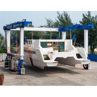 Rubber-Tired Boat Gantry Crane Adjustable for Yachts, Ships & Marine Repairs