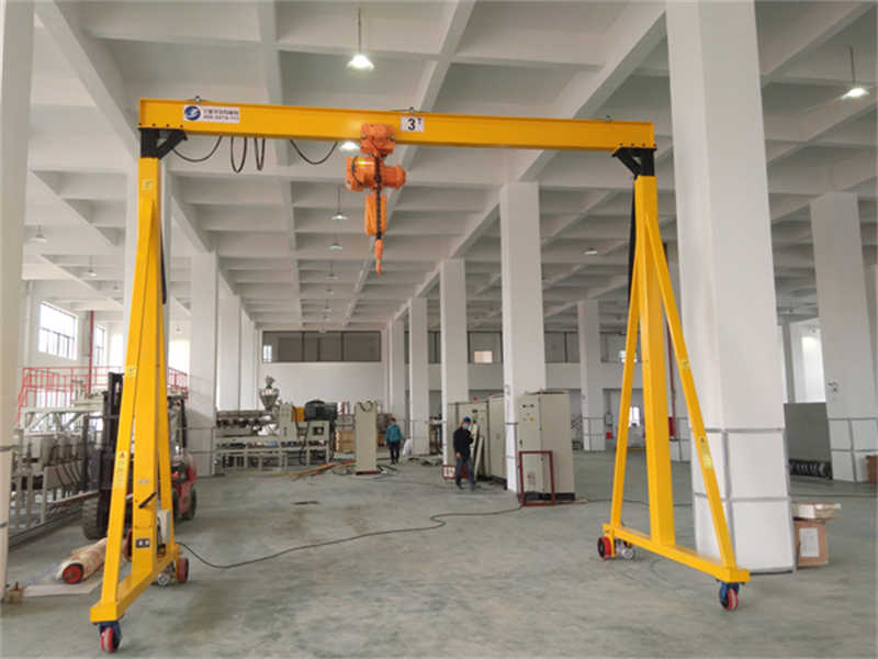 FT2 Hand Winch Height Adjustable Gantry Crane