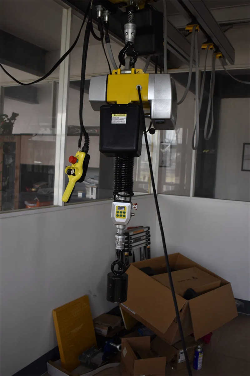 80kg-500kg Servo Motor Control Suspension Electric Chain Hoist (DCHXF)