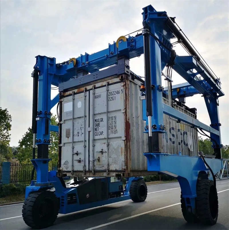 Discover the straddle carrier designed for precise and automated container
