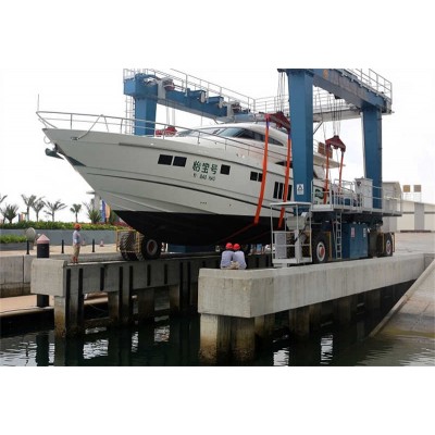 Versatile Marine Hoist Solutions for Boat Lifting and Offshore Operations