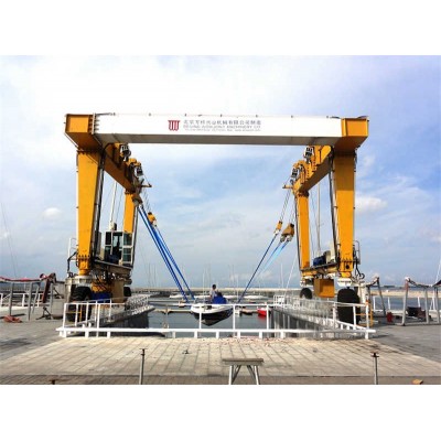 Customizable Marine Hoist Systems to Meet Specific Maritime Needs