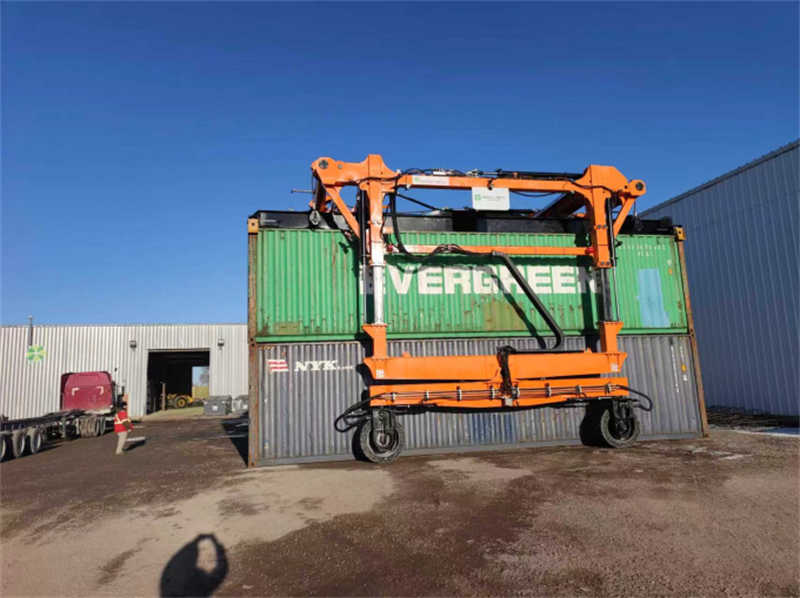 High Capacity 60t Electric Straddle Carrier for Port Operations