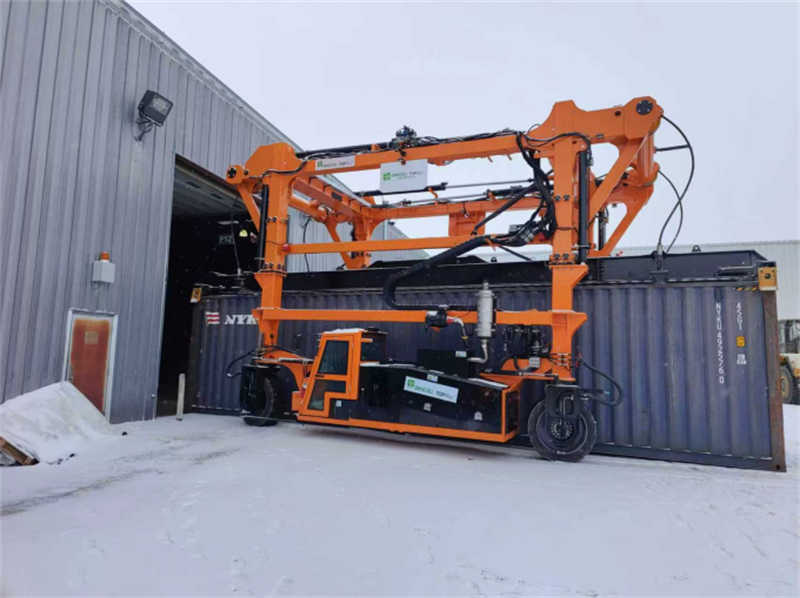 40t Electric Straddle Carrier for Intermodal Terminal Applications