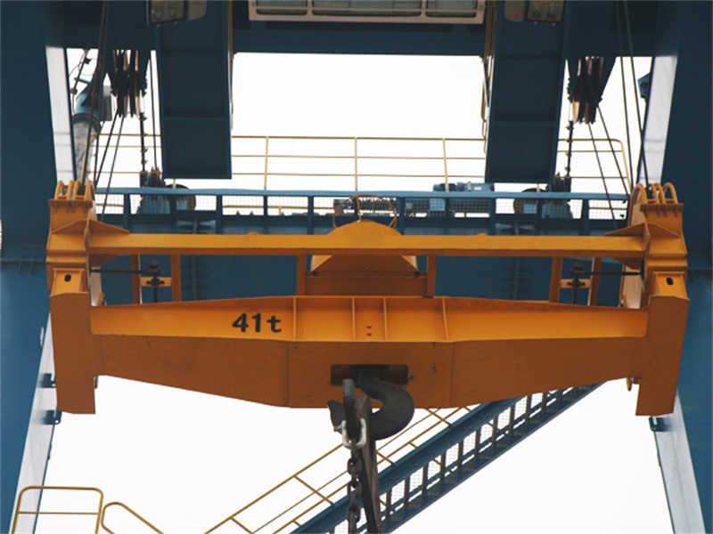 Rubber Tyre Mounted Gantry Crane 35-50 Ton Capacity 18m Lifting