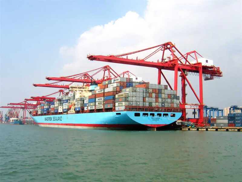 Modern STS Container Cranes Provide 65 Ton Lifting Solutions