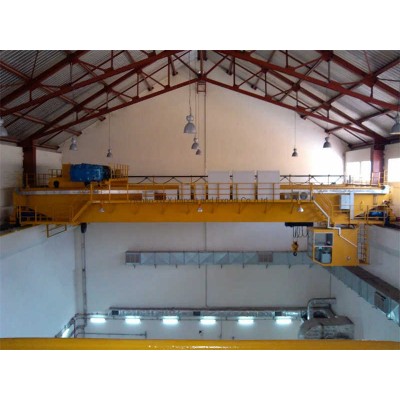 Double Girder Overhead Crane for Wide Span Industrial Applications