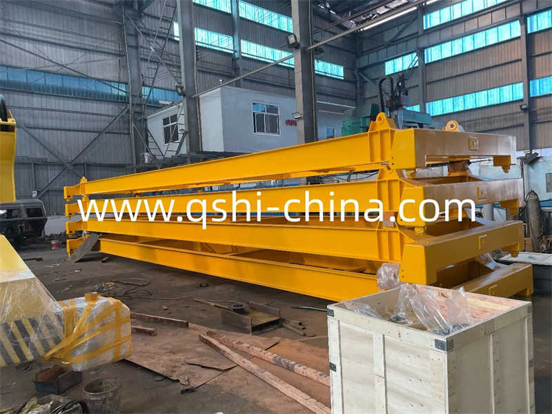 Robust 20 and 40 Foot Electric Container Spreader for Port Crane Operations