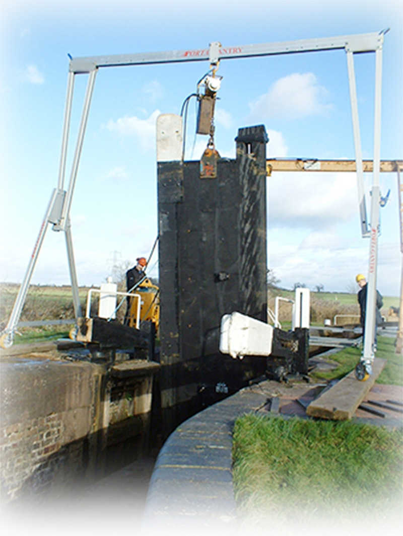 500kg / 1 Ton / 2 Ton Portable Aluminum Gantry Cranes - Multiple Sizes Available