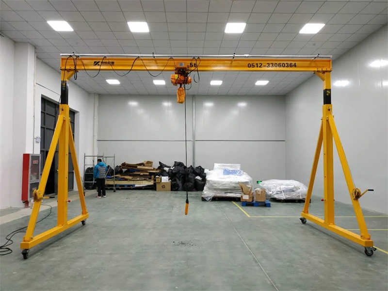 Mobile Gantry Crane with Locking Casters for Safe and Easy Material Handling