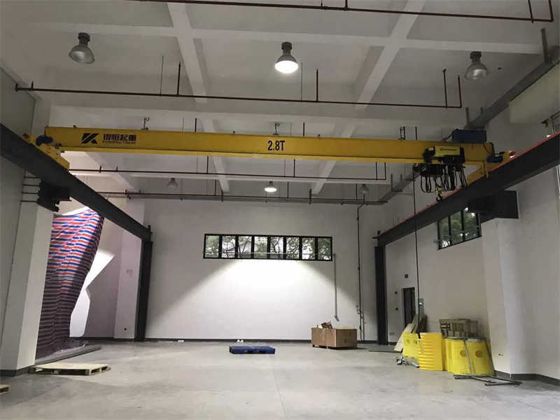 Efficient Single Girder Crane System with Electric Wire Rope Hoist