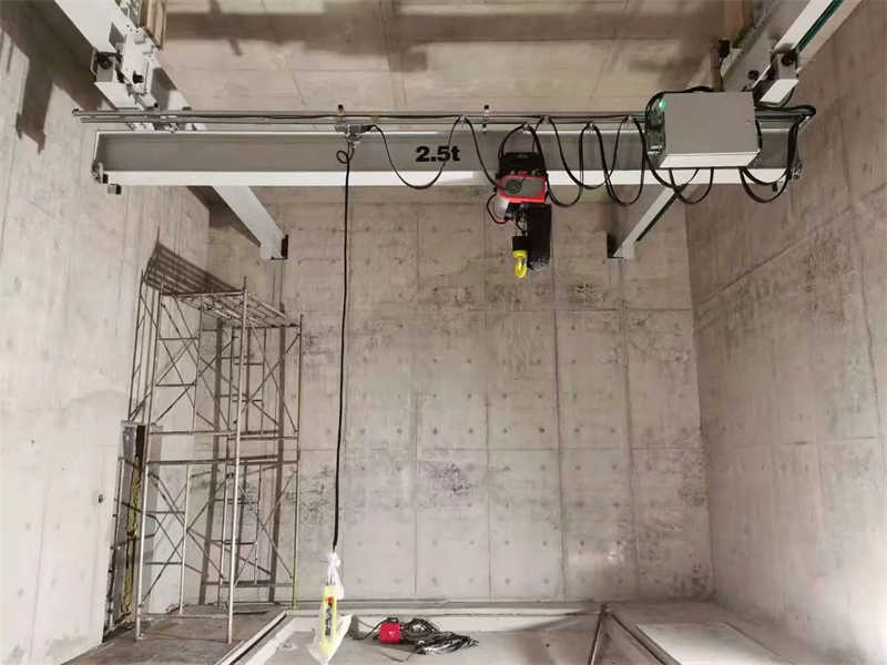 Efficient Single Girder Crane System with Electric Wire Rope Hoist
