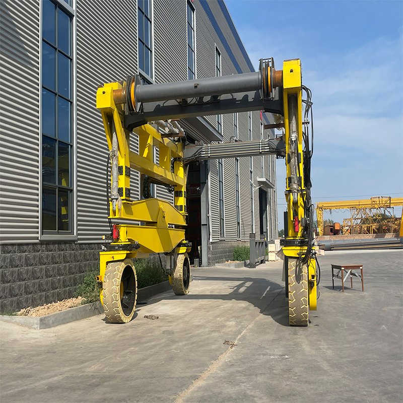 Port & Terminal Straddle Carrier Crane, 30 to 60 Ton Load Capacity