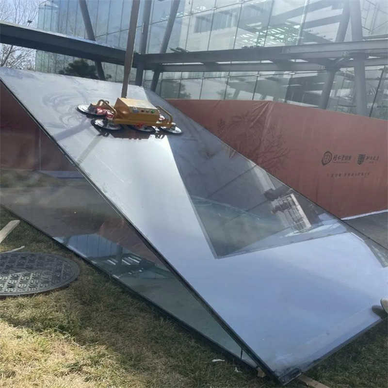 Glass Vacuum Loader with a Load Capacity of 2000 Kg