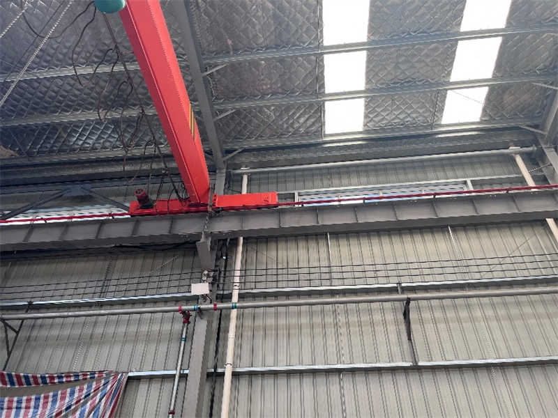 Single Girder EOT Crane with Wireless Remote Control for Safe Operation
