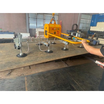 Industrial Vacuum Lifter for Steel Plates with Telescopic Beam Design