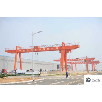 Robust Double Girder Hook Gantry Crane for Outdoor Applications