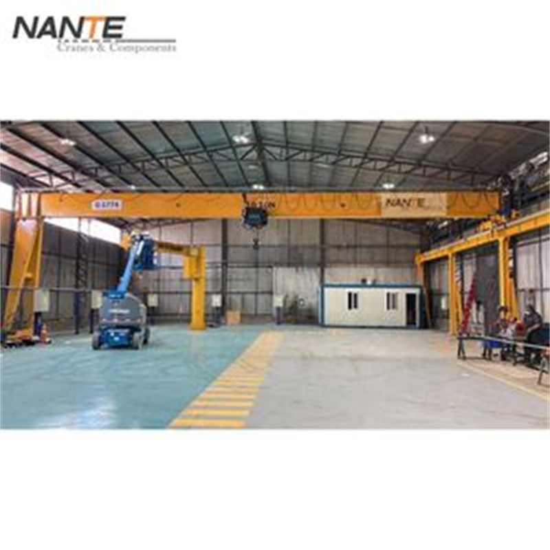 Semi-Gantry Crane for Long, Narrow Buildings and Alongside Production Lines