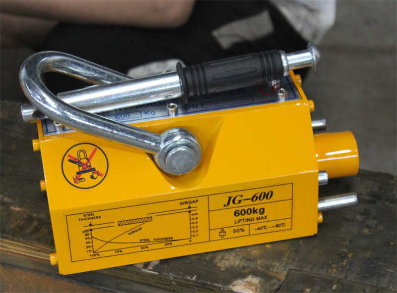 Compact 24V Round Electromagnet for Efficient Electric Lifting