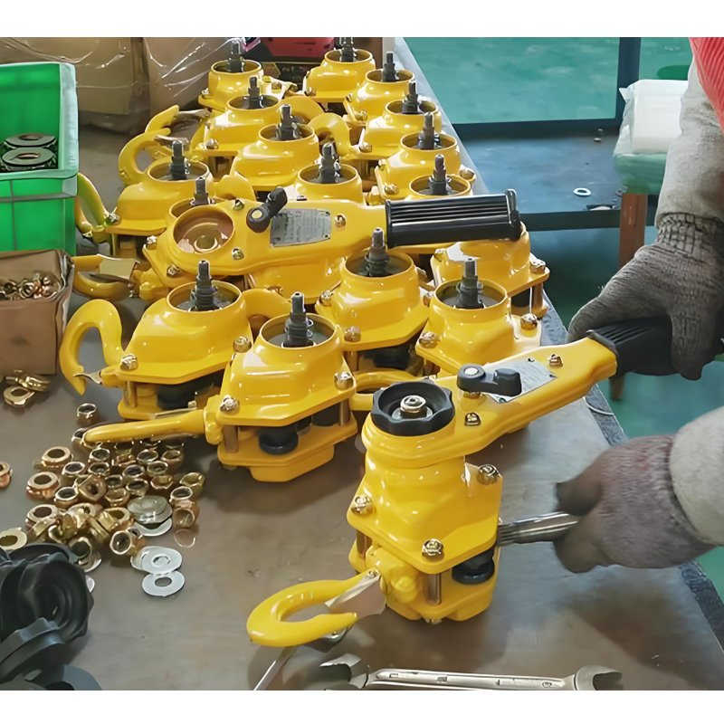 0.75 Ton Compact Lever Block for Tight Space Applications