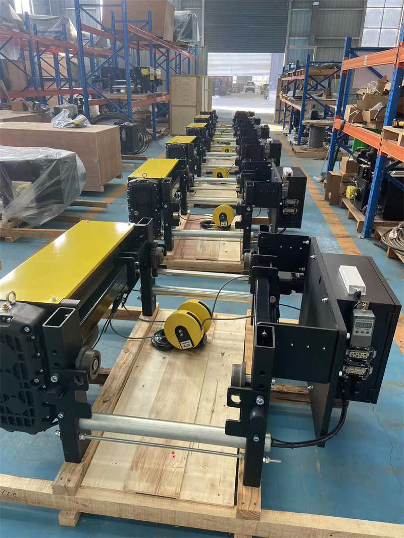 2 Ton European Electric Wire Rope Hoist with Remote Control from China