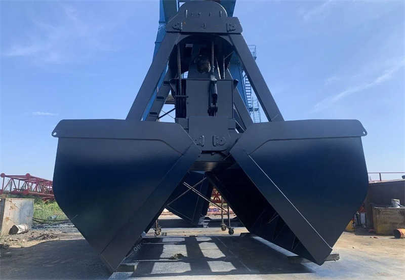 Remote Control Clamshell Grab Bucket for Efficient Port Operations