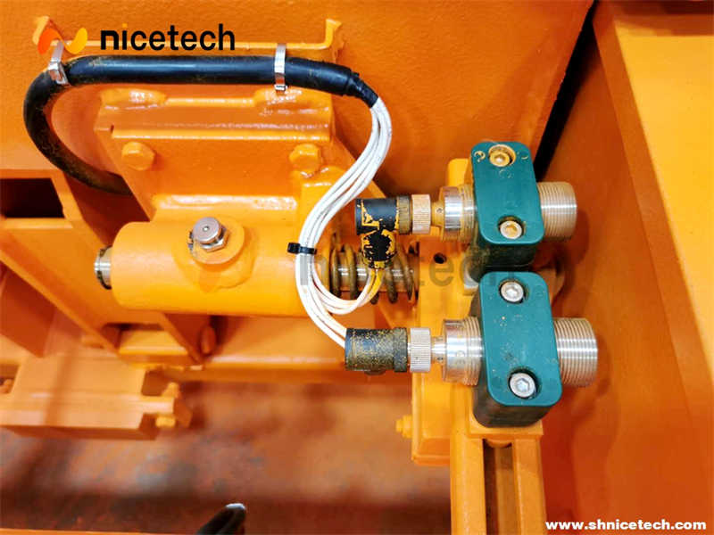 40FT I Type mechanical Twistlock Semi Automatic Container Spreader