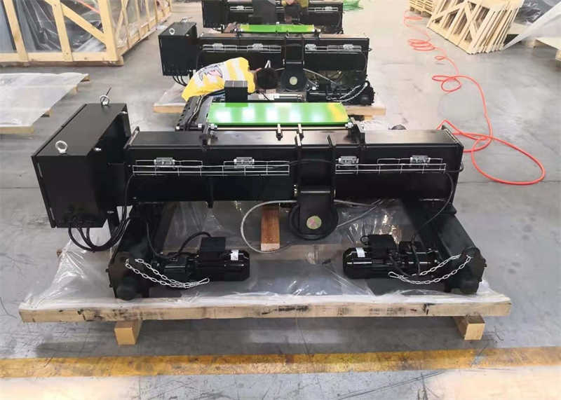 Space-Saving Double Girder Hoist Design for Maximum Hook Approach