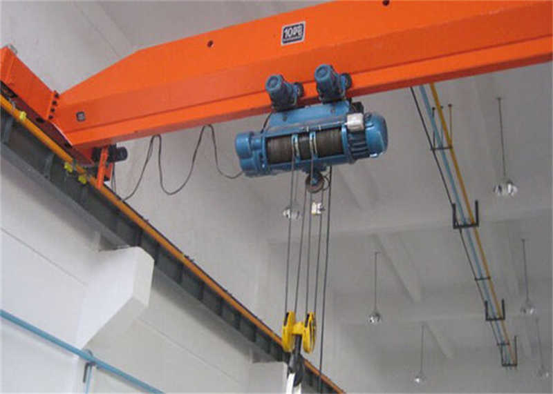 Overhead Lifting Crane with Remote Control for Enhanced Operational Safety