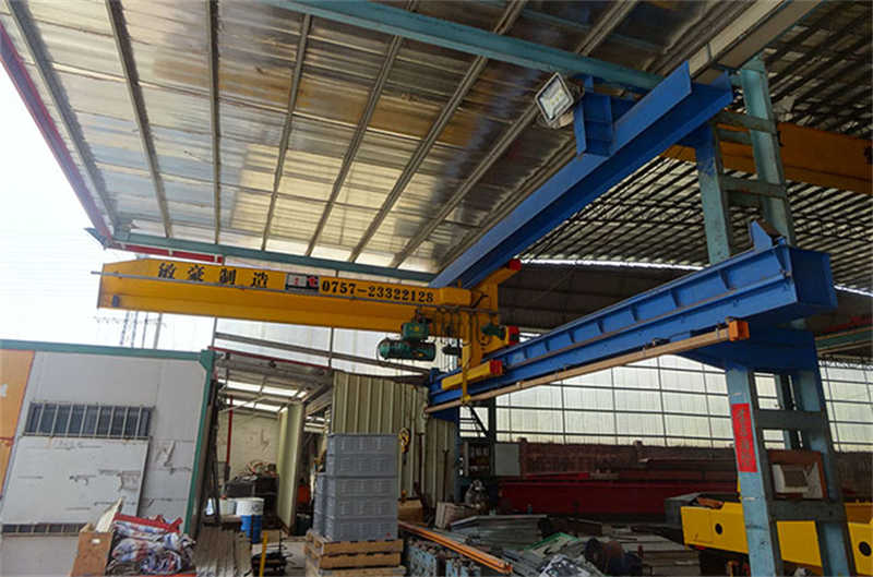 500kg Pillar Jib Crane, 3m Span with 360° Rotation for Machine Servicing