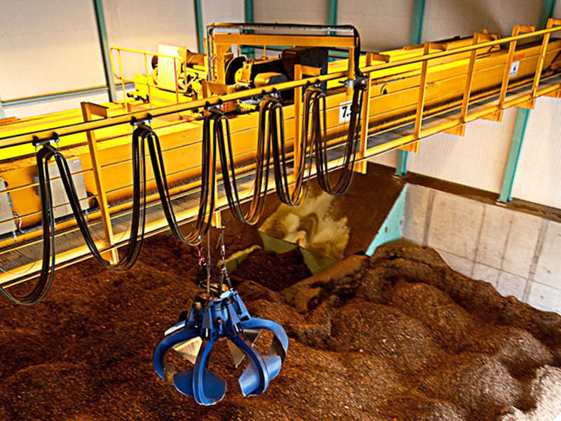 Double Girder Bridge Crane with Grapple for Scrap Metal & Recycling Yards