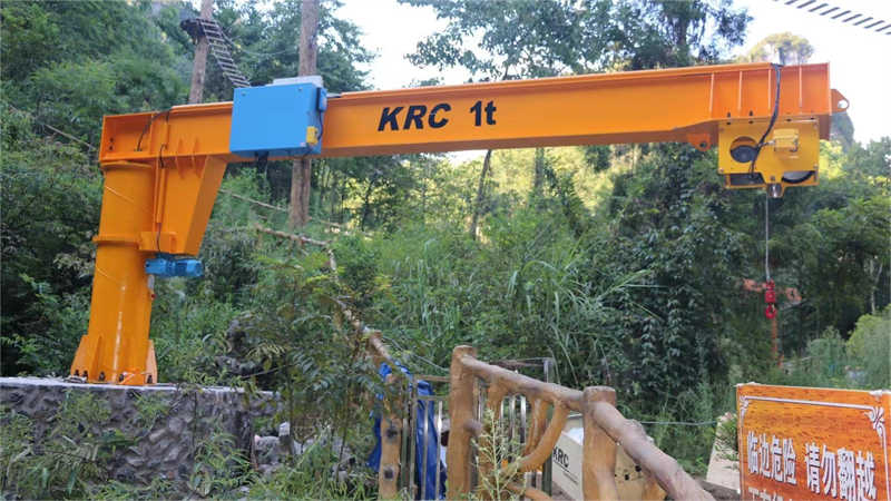 Efficient 500kg material handling with Pillar Jib Crane LS and 6m jib arm