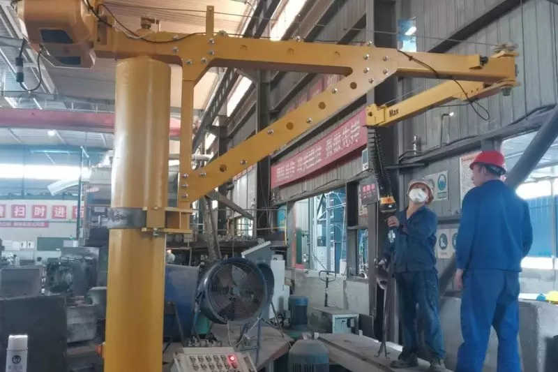 Boost productivity with the 1000kg capacity Pillar Jib Crane LS and 5m jib reach