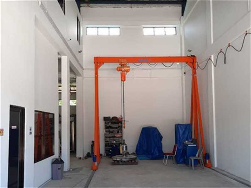 Lightweight Mobile Gantry Crane, 1 Ton Capacity, Easy to Move & Operate